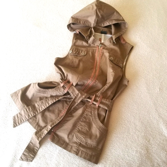 Tribal Jackets & Blazers - 2/$25 🦒Safari🦒Style Brown Vest with Belt & Hood